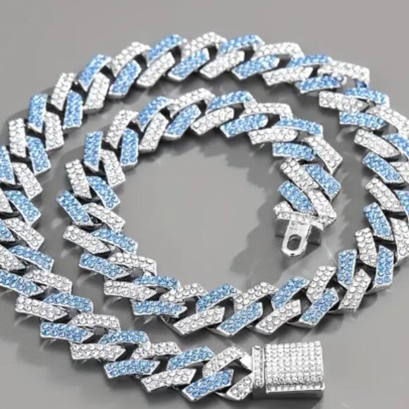 💥16" Miami Ice metal necklace with blue and clear crystals NWT - Picture 3 of 3
